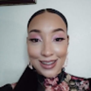 Meet your Posher, Danika